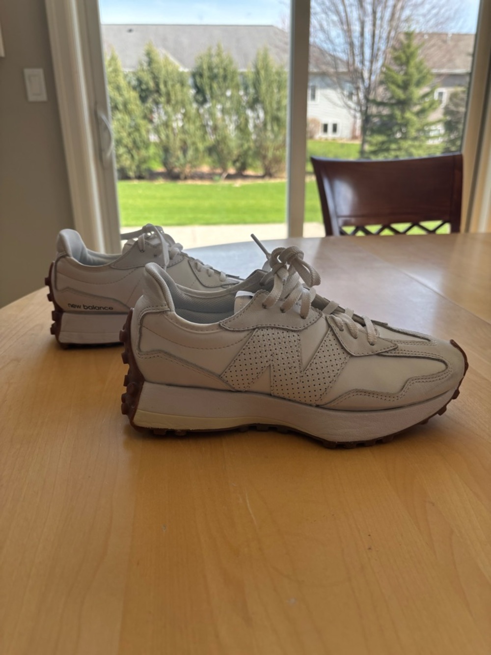 New Balance White 327 Women’s Shoe Size 7